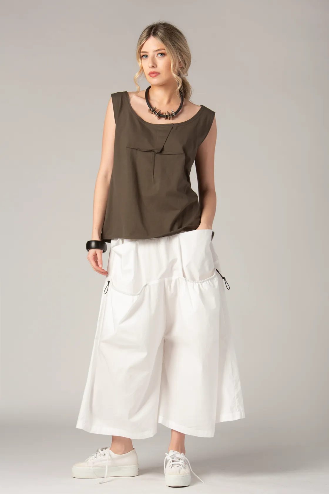 Kapsa Pant in White Carnaby